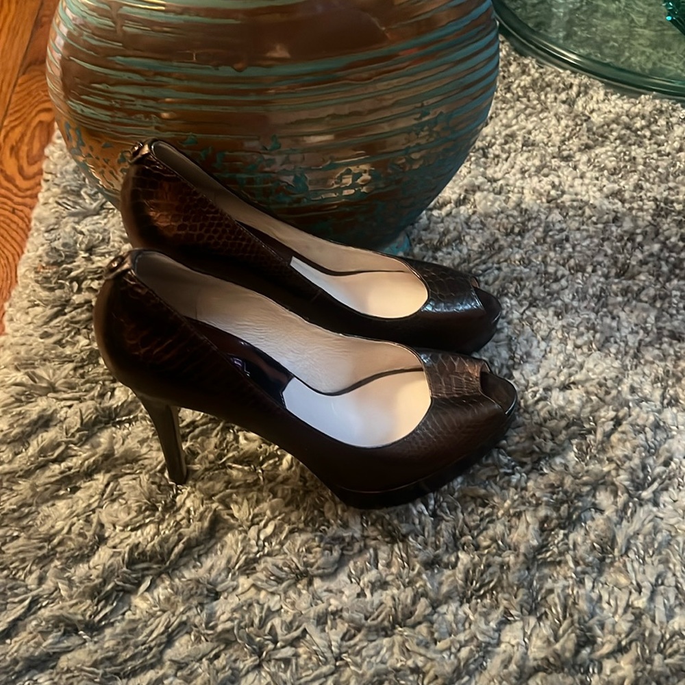 Micheal Kors heels